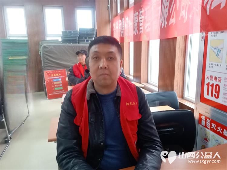 迎新年学雷锋让爱回家在行动 清徐县阳光益佳爱心服务队和爱心企业在清徐县徐沟镇中心幼儿园举行捐赠活动向幼儿园学生发放了8000余元助学金等 - 第24张