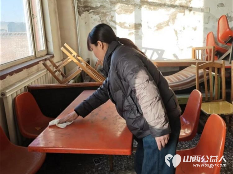 介休市敬老协会“孝善行”之敬老爱老助老行动2024年12月14日走进洪山镇西湛泉村服务老人 - 第7张 - 山西公益人 介休市敬老协会“孝善行”之敬老爱老助老行动2024年12月14日走进洪山镇西湛泉村服务老人 - 第7张