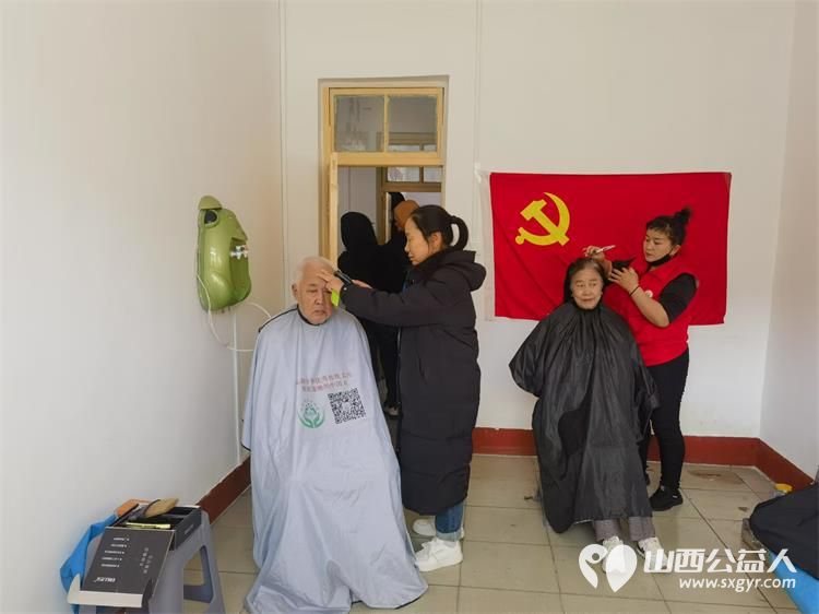 志愿服务进社区2024年12月18日介休市敬老协会走进东南街道南大街社区为社区老人爱心理发、健康义诊服务活动 - 第23张 - 山西公益人 志愿服务进社区2024年12月18日介休市敬老协会走进东南街道南大街社区为社区老人爱心理发、健康义诊服务活动 - 第23张