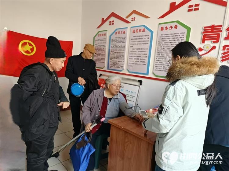 志愿服务进社区2024年12月18日介休市敬老协会走进东南街道南大街社区为社区老人爱心理发、健康义诊服务活动 - 第14张 - 山西公益人 志愿服务进社区2024年12月18日介休市敬老协会走进东南街道南大街社区为社区老人爱心理发、健康义诊服务活动 - 第14张