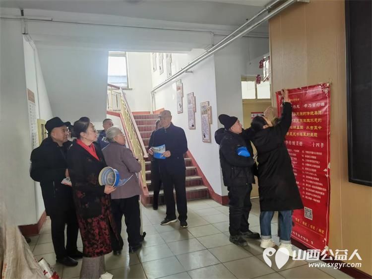 志愿服务进社区2024年12月18日介休市敬老协会走进东南街道南大街社区为社区老人爱心理发、健康义诊服务活动 - 第4张 - 山西公益人 志愿服务进社区2024年12月18日介休市敬老协会走进东南街道南大街社区为社区老人爱心理发、健康义诊服务活动 - 第4张