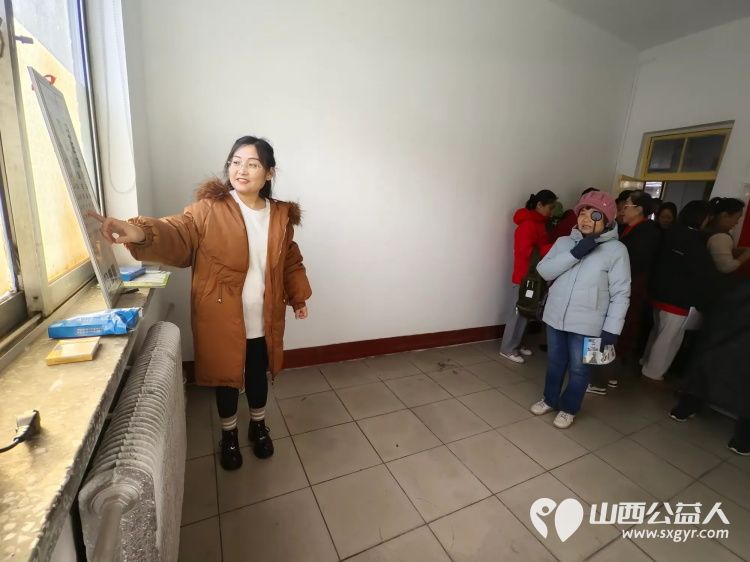 志愿服务进社区2024年12月18日介休市敬老协会走进东南街道南大街社区为社区老人爱心理发、健康义诊服务活动 - 第11张 - 山西公益人 志愿服务进社区2024年12月18日介休市敬老协会走进东南街道南大街社区为社区老人爱心理发、健康义诊服务活动 - 第11张
