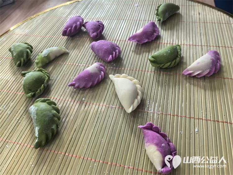 让饺子开出花儿​——记晋源区第八实验小学冬至包饺子活动​ - 第4张