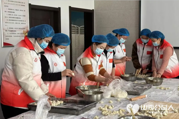 冬至至善饺香暖一线饺韵融情传递正能量 长治市正能量公益协会携手志愿者团队一队、颐龙湾社区志愿服务站、火车站社区志愿服务站举办了冬至包饺子志愿服务活动 - 第3张 - 山西公益人 冬至至善饺香暖一线饺韵融情传递正能量 长治市正能量公益协会携手志愿者团队一队、颐龙湾社区志愿服务站、火车站社区志愿服务站举办了冬至包饺子志愿服务活动 - 第3张