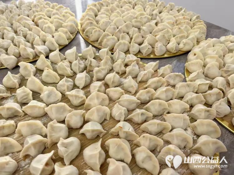 武乡县丰州镇太东社区 冬日暖新你我同行 志愿者和热心居民一起喜迎冬至包饺子送温暖主题活动 - 第14张