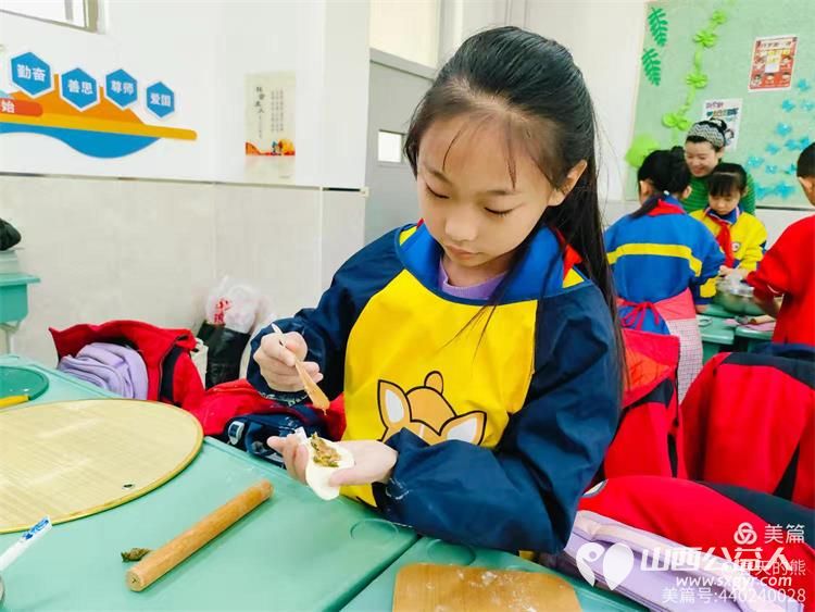 “让饺子开出花”----晋源区第八实验小学校三(4)中队举办冬至包饺子送温暖活动让这个传统节日变得格外温馨 - 第11张 - 山西公益人 “让饺子开出花”----晋源区第八实验小学校三(4)中队举办冬至包饺子送温暖活动让这个传统节日变得格外温馨 - 第11张