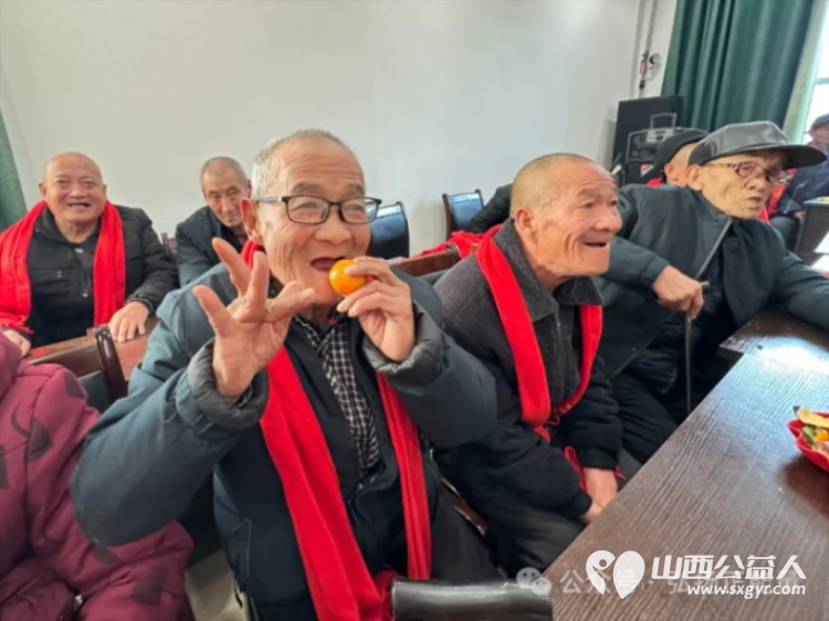 发扬中华民族传统美德继承敬老爱老优良作风，冬至日长治市正能量公益协会屯留区办事处走进屯留区中心敬老院进行送暖关爱慰问活动 - 第10张