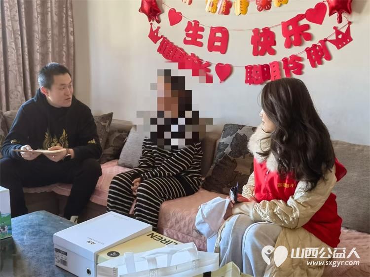 太原市志愿者小分队组织志愿者走进事实孤儿家庭用爱为孩子撑起了一片小小的天空 - 第12张