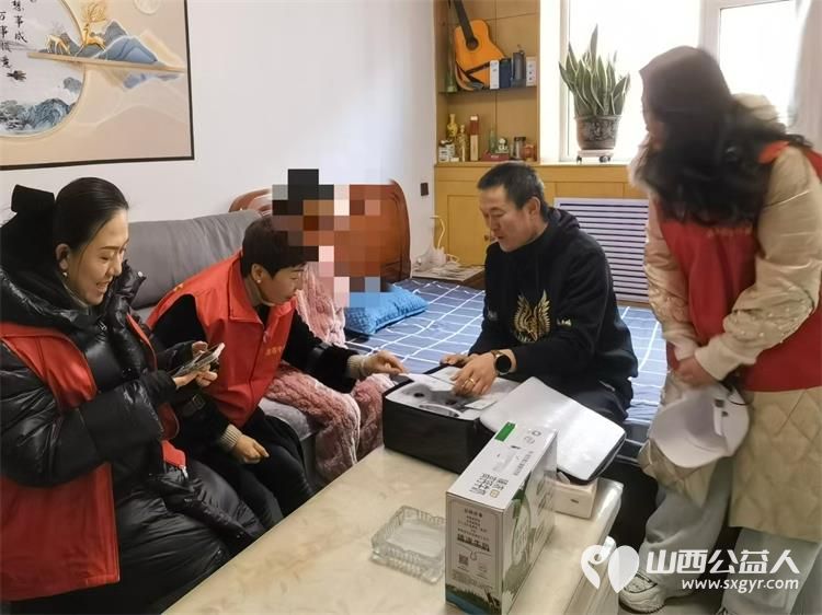 太原市志愿者小分队组织志愿者走进事实孤儿家庭用爱为孩子撑起了一片小小的天空 - 第3张