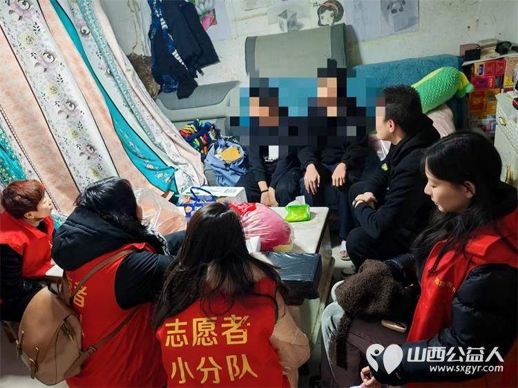 太原市志愿者小分队组织志愿者走进事实孤儿家庭用爱为孩子撑起了一片小小的天空 - 第8张