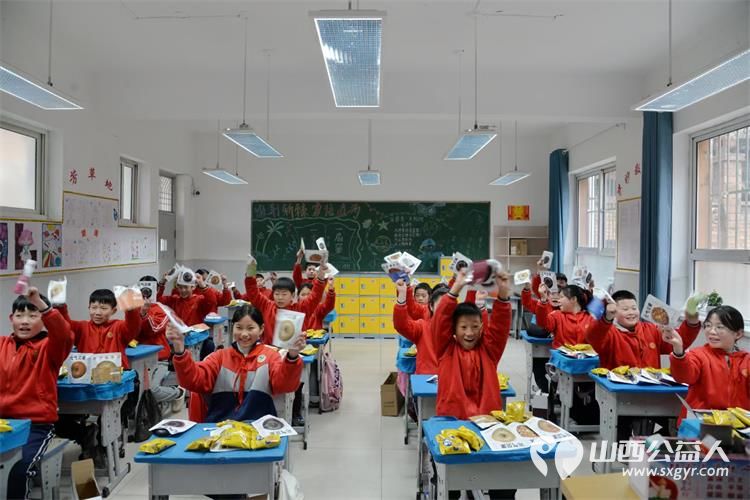 石楼县青年志愿者协会在石楼县继续开展让爱翻山越岭尝尝幸福的味道公益项目 - 第3张 - 山西公益人 石楼县青年志愿者协会在石楼县继续开展让爱翻山越岭尝尝幸福的味道公益项目 - 第3张