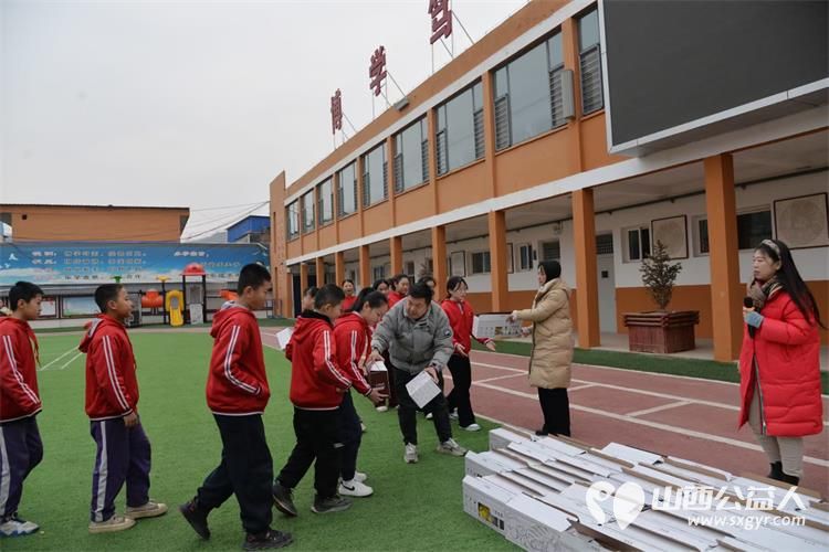 石楼县青年志愿者协会在石楼县继续开展让爱翻山越岭尝尝幸福的味道公益项目 - 第5张 - 山西公益人 石楼县青年志愿者协会在石楼县继续开展让爱翻山越岭尝尝幸福的味道公益项目 - 第5张