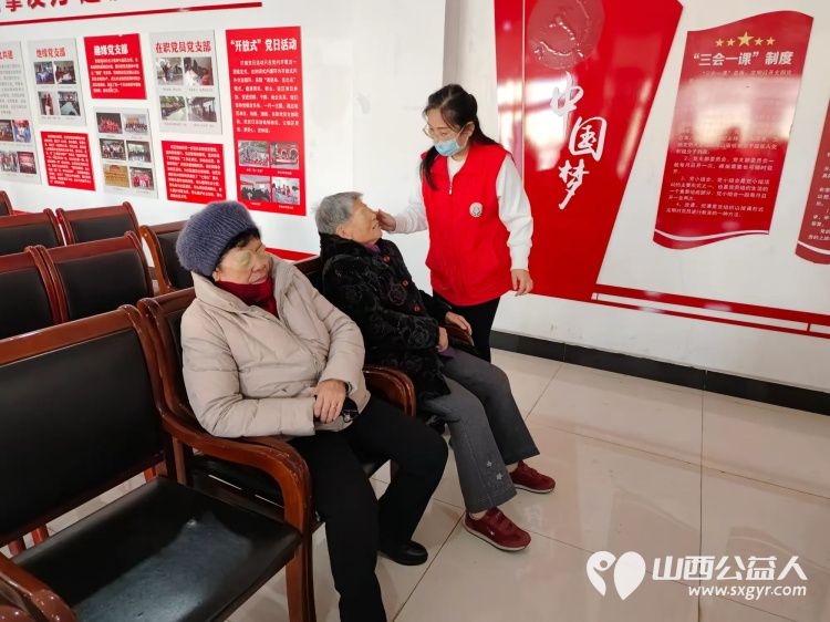 2024年12月25日志愿服务进社区健康活动暖人心介休市敬老协会志愿者在西南街道光明路社区为社区老人爱心理发健康义诊服务 - 第23张 - 山西公益人 2024年12月25日志愿服务进社区健康活动暖人心介休市敬老协会志愿者在西南街道光明路社区为社区老人爱心理发健康义诊服务 - 第23张