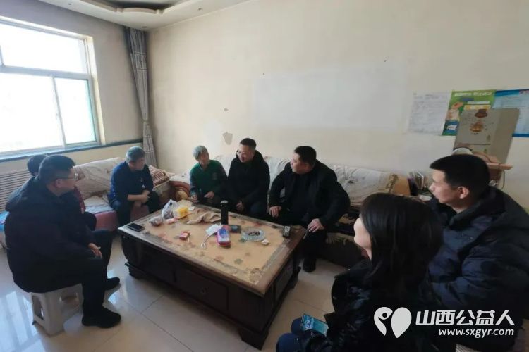 共青团离石区委开展“暖冬行动,情系驻村困难户”慰问活动彰显了团委的担当与责任为寒冷冬日增添了温暖 - 第2张 - 山西公益人 共青团离石区委开展“暖冬行动,情系驻村困难户”慰问活动彰显了团委的担当与责任为寒冷冬日增添了温暖 - 第2张