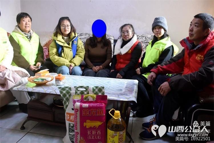 寒冬送温暖 情怀满晋城 晋城市绿丝带志愿者协会携手亿达新天地超市开展了送温暖慰问活动资助七岭店、孙村和泰森商贸区的二十户特困户 - 第12张