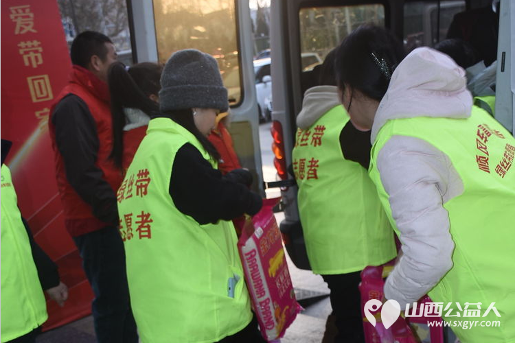 寒冬送温暖 情怀满晋城 晋城市绿丝带志愿者协会携手亿达新天地超市开展了送温暖慰问活动资助七岭店、孙村和泰森商贸区的二十户特困户 - 第23张