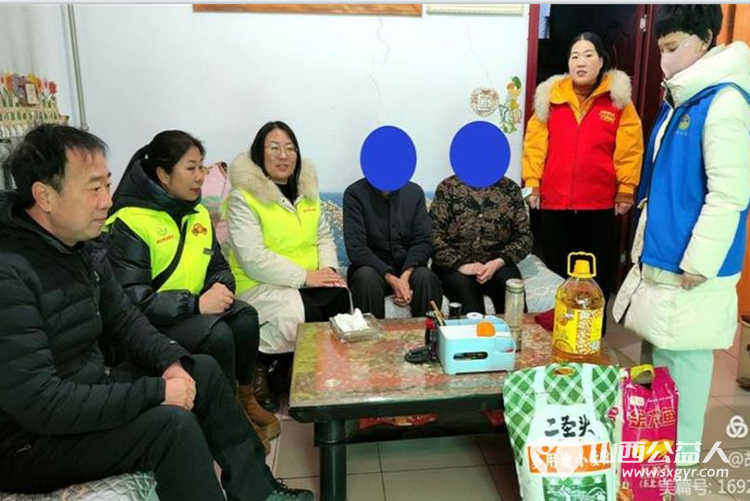 寒冬送温暖 情怀满晋城 晋城市绿丝带志愿者协会携手亿达新天地超市开展了送温暖慰问活动资助七岭店、孙村和泰森商贸区的二十户特困户 - 第9张