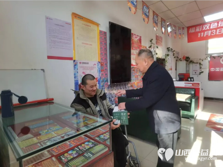 燃梦灵蛇扬帆起航----太原市儿童福利院欢庆元旦主题系列活动院领导和福利院孩子们欢聚一堂共度一个温馨难忘的迎新佳节 - 第7张 - 山西公益人 燃梦灵蛇扬帆起航----太原市儿童福利院欢庆元旦主题系列活动院领导和福利院孩子们欢聚一堂共度一个温馨难忘的迎新佳节 - 第7张
