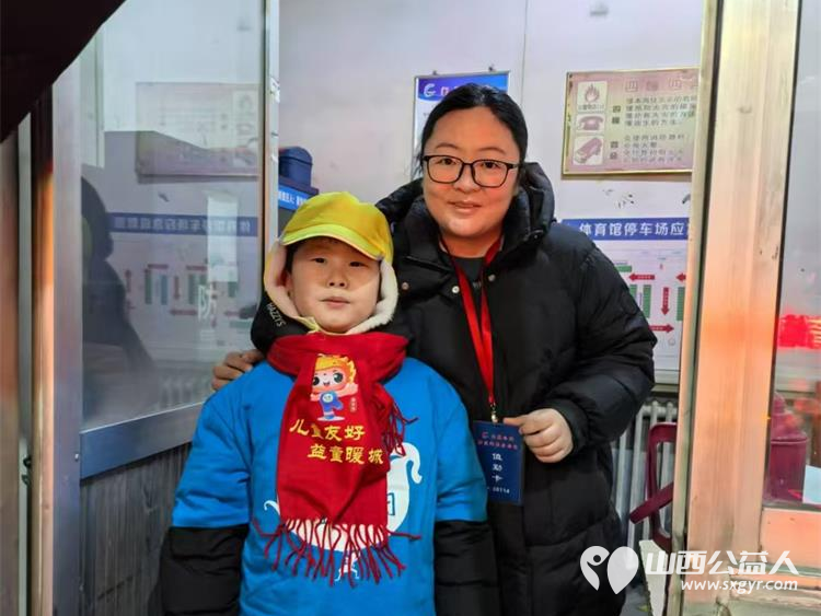 元旦,向城市问好!太原市儿童友好促进会举办益童暖城活动走上街头寻找奋斗在工作岗位的劳动者用一杯姜茶传递温暖让劳动者感受到被尊重与关怀 - 第12张 - 山西公益人 元旦,向城市问好!太原市儿童友好促进会举办益童暖城活动走上街头寻找奋斗在工作岗位的劳动者用一杯姜茶传递温暖让劳动者感受到被尊重与关怀 - 第12张