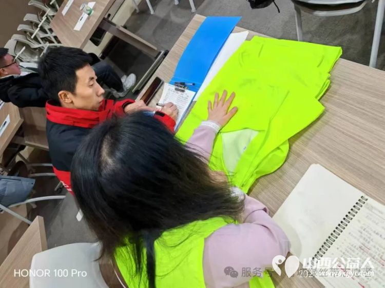 幸馥跨年，晋城市绿丝带协会志愿者积极参与2024年的最后一天“时间的朋友演讲活动 - 第16张