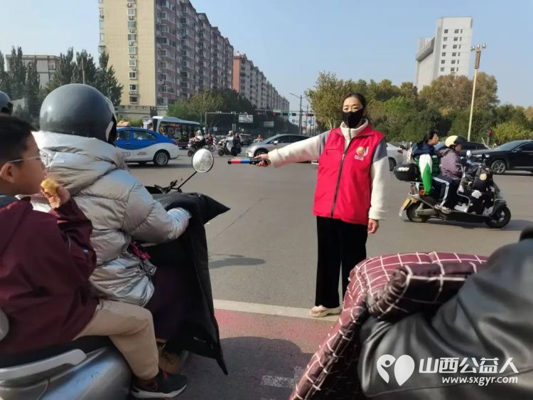 助力“最初中国·文明临汾”:临汾市护苗爱心志愿服务队在交通秩序整治中的志愿力量----水厂十字路口志愿服务队 - 第29张 - 山西公益人 助力“最初中国·文明临汾”:临汾市护苗爱心志愿服务队在交通秩序整治中的志愿力量----水厂十字路口志愿服务队 - 第29张