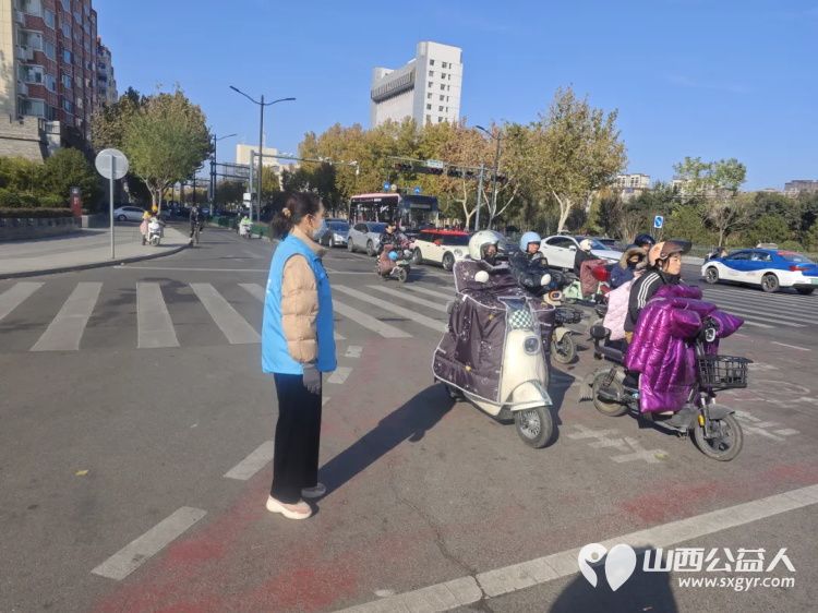 助力“最初中国·文明临汾”:临汾市护苗爱心志愿服务队在交通秩序整治中的志愿力量----水厂十字路口志愿服务队 - 第19张 - 山西公益人 助力“最初中国·文明临汾”:临汾市护苗爱心志愿服务队在交通秩序整治中的志愿力量----水厂十字路口志愿服务队 - 第19张