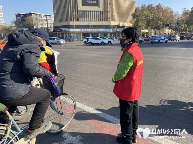 助力“最初中国·文明临汾”:临汾市护苗爱心志愿服务队在交通秩序整治中的志愿力量----水厂十字路口志愿服务队 - 第20张 - 山西公益人 助力“最初中国·文明临汾”:临汾市护苗爱心志愿服务队在交通秩序整治中的志愿力量----水厂十字路口志愿服务队 - 第20张