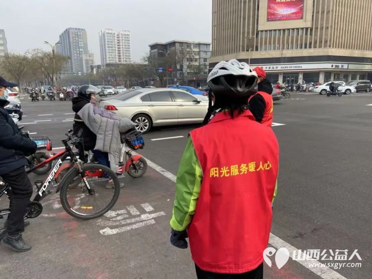 助力“最初中国·文明临汾”:临汾市护苗爱心志愿服务队在交通秩序整治中的志愿力量----水厂十字路口志愿服务队 - 第10张 - 山西公益人 助力“最初中国·文明临汾”:临汾市护苗爱心志愿服务队在交通秩序整治中的志愿力量----水厂十字路口志愿服务队 - 第10张