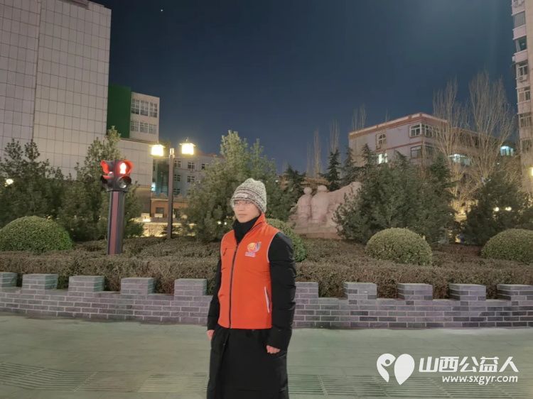 助力“最初中国·文明临汾”:临汾市护苗爱心志愿服务队在交通秩序整治中的志愿力量----水厂十字路口志愿服务队 - 第4张 - 山西公益人 助力“最初中国·文明临汾”:临汾市护苗爱心志愿服务队在交通秩序整治中的志愿力量----水厂十字路口志愿服务队 - 第4张