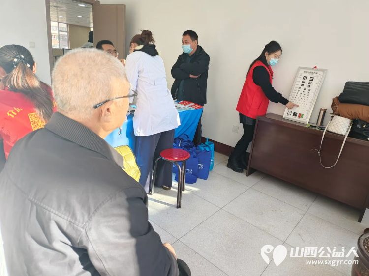 粥香飘万家传统暖人心----介休市敬老协会在西南街道办事处开展了腊八节熬制腊八粥包团圆饺子写春联纳福办公益讲座开展健康义诊理发等活动 - 第22张 - 山西公益人 粥香飘万家传统暖人心----介休市敬老协会在西南街道办事处开展了腊八节熬制腊八粥包团圆饺子写春联纳福办公益讲座开展健康义诊理发等活动 - 第22张