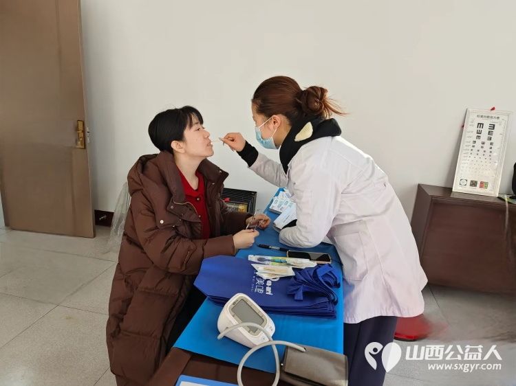 粥香飘万家传统暖人心----介休市敬老协会在西南街道办事处开展了腊八节熬制腊八粥包团圆饺子写春联纳福办公益讲座开展健康义诊理发等活动 - 第19张 - 山西公益人 粥香飘万家传统暖人心----介休市敬老协会在西南街道办事处开展了腊八节熬制腊八粥包团圆饺子写春联纳福办公益讲座开展健康义诊理发等活动 - 第19张