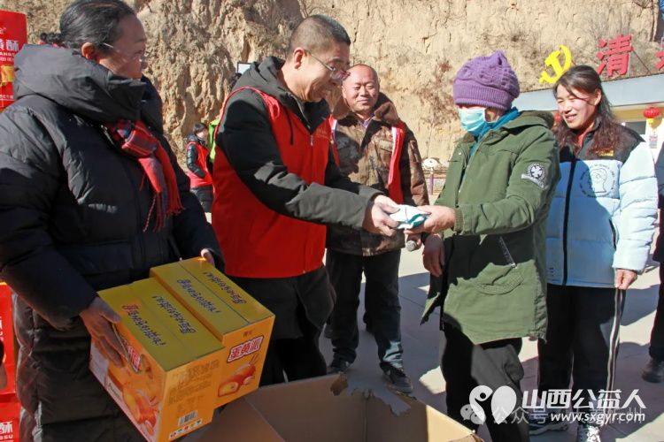 传承腊八文化品味冬日温暖----豆罗镇清泉村公益活动圆满举行大美忻州文旅志愿者服务队参加了活动 - 第17张