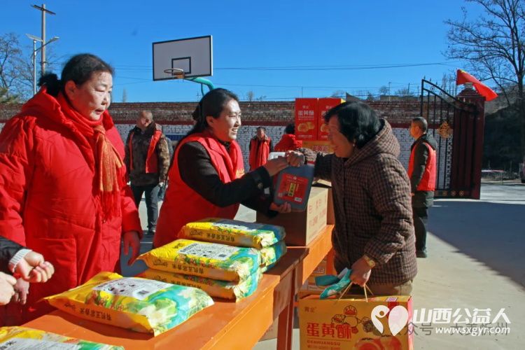 传承腊八文化品味冬日温暖----豆罗镇清泉村公益活动圆满举行大美忻州文旅志愿者服务队参加了活动 - 第16张