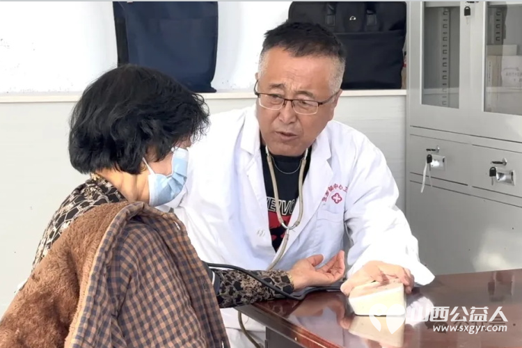 传承腊八文化品味冬日温暖----豆罗镇清泉村公益活动圆满举行大美忻州文旅志愿者服务队参加了活动 - 第7张