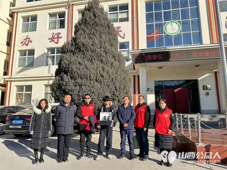 关爱留守儿童困境学生屯留正能量公益在行动看望五位家庭生活困难学生 - 第1张 - 山西公益人 关爱留守儿童困境学生屯留正能量公益在行动看望五位家庭生活困难学生 - 第1张