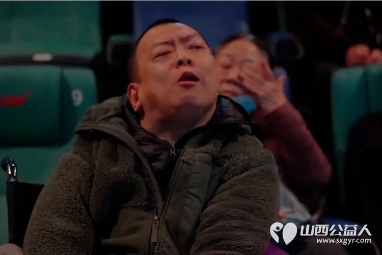 爱心同行共助“苔花”向阳开----山西省残疾人福利基金会携手多方助残观影活动为残疾朋友们送上了向阳花和杯子 - 第8张