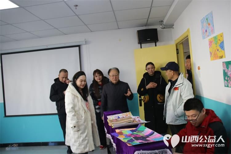 阳曲县红十字会2025年春节送温暖献爱心活动来到太原市灵星社区康复中心捐赠米面油水果卫生纸等 - 第4张 - 山西公益人 阳曲县红十字会2025年春节送温暖献爱心活动来到太原市灵星社区康复中心捐赠米面油水果卫生纸等 - 第4张