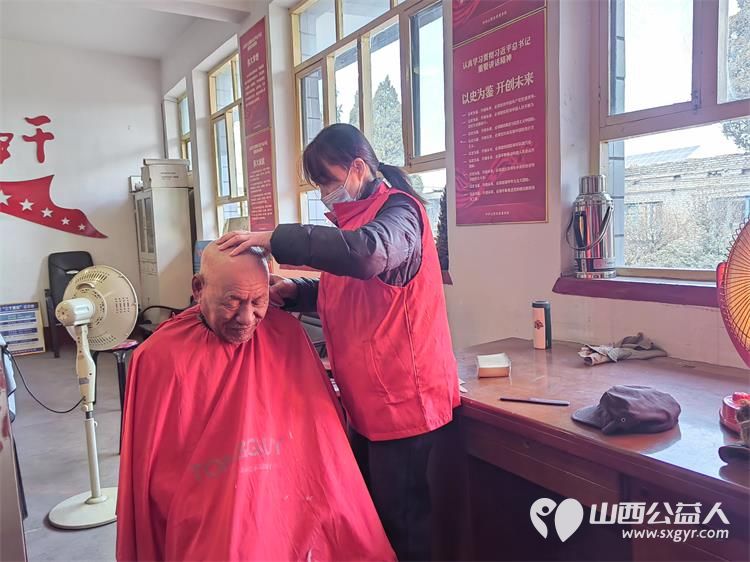 介休市敬老协会敬老爱老助老行动1月11日走进洪山镇上曹麻村、下曹麻村、张兰镇南窑头村服务老人 - 第16张 - 山西公益人 介休市敬老协会敬老爱老助老行动1月11日走进洪山镇上曹麻村、下曹麻村、张兰镇南窑头村服务老人 - 第16张