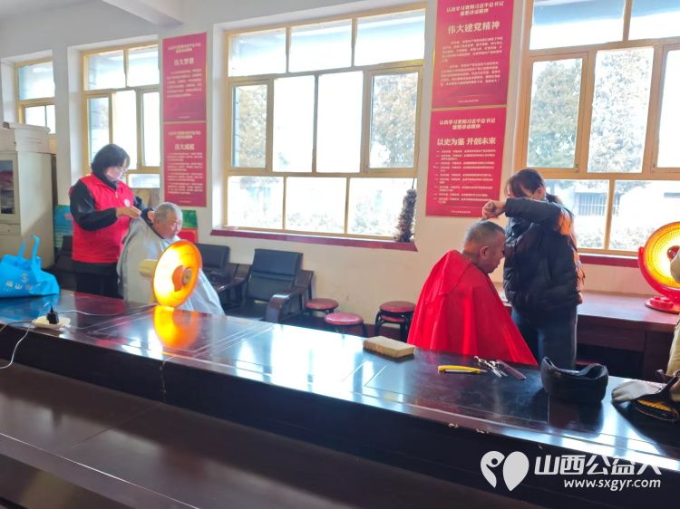 介休市敬老协会敬老爱老助老行动1月11日走进洪山镇上曹麻村、下曹麻村、张兰镇南窑头村服务老人 - 第6张 - 山西公益人 介休市敬老协会敬老爱老助老行动1月11日走进洪山镇上曹麻村、下曹麻村、张兰镇南窑头村服务老人 - 第6张