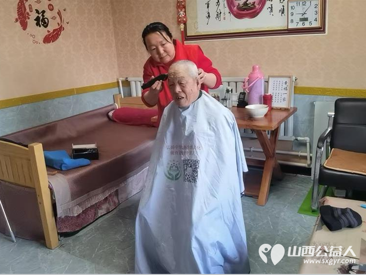 介休市敬老协会敬老爱老助老行动1月11日走进洪山镇上曹麻村、下曹麻村、张兰镇南窑头村服务老人 - 第9张 - 山西公益人 介休市敬老协会敬老爱老助老行动1月11日走进洪山镇上曹麻村、下曹麻村、张兰镇南窑头村服务老人 - 第9张