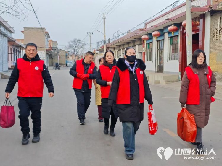 介休市敬老协会志愿者走入洪山镇上曹麻村入户特困老人86岁胡有宁家中为老人理发包饺子吃 - 第13张 - 山西公益人 介休市敬老协会志愿者走入洪山镇上曹麻村入户特困老人86岁胡有宁家中为老人理发包饺子吃 - 第13张