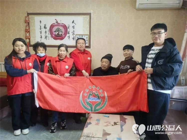 介休市敬老协会志愿者走入张兰镇南窑头村88岁王丰玉老人家中为老人理发打扫卫生包饺子 - 第1张 - 山西公益人 介休市敬老协会志愿者走入张兰镇南窑头村88岁王丰玉老人家中为老人理发打扫卫生包饺子 - 第1张