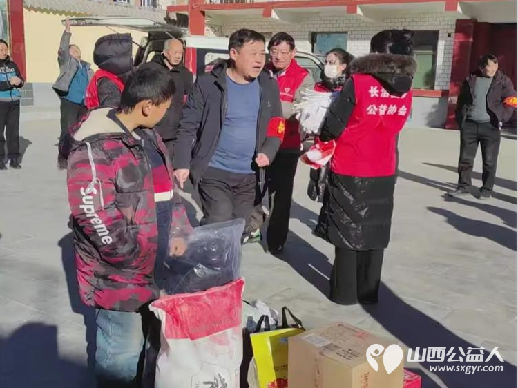 新年送祝福爱心传天下 长治圆梦公益协会志愿者走进了壶关县双井村为这里的孤寡老人们送上了一份特别的节日礼物 - 第13张 - 山西公益人 新年送祝福爱心传天下 长治圆梦公益协会志愿者走进了壶关县双井村为这里的孤寡老人们送上了一份特别的节日礼物 - 第13张