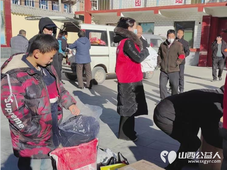 新年送祝福爱心传天下 长治圆梦公益协会志愿者走进了壶关县双井村为这里的孤寡老人们送上了一份特别的节日礼物 - 第11张 - 山西公益人 新年送祝福爱心传天下 长治圆梦公益协会志愿者走进了壶关县双井村为这里的孤寡老人们送上了一份特别的节日礼物 - 第11张