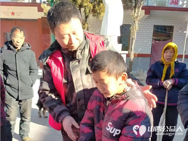新年送祝福爱心传天下 长治圆梦公益协会志愿者走进了壶关县双井村为这里的孤寡老人们送上了一份特别的节日礼物 - 第9张 - 山西公益人 新年送祝福爱心传天下 长治圆梦公益协会志愿者走进了壶关县双井村为这里的孤寡老人们送上了一份特别的节日礼物 - 第9张
