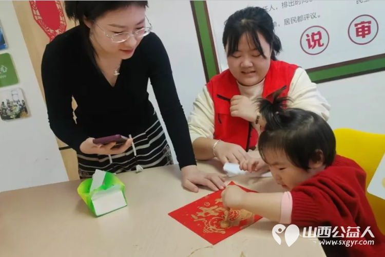 大学生实践赋能暖冬,共青团离石区委推出离石区2025年第一批社区寒假托管上线多元化课程高质量陪伴让孩子开心使家长放心 - 第9张 - 山西公益人 大学生实践赋能暖冬,共青团离石区委推出离石区2025年第一批社区寒假托管上线多元化课程高质量陪伴让孩子开心使家长放心 - 第9张