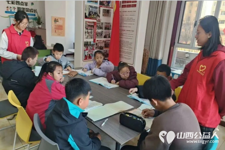 大学生实践赋能暖冬,共青团离石区委推出离石区2025年第一批社区寒假托管上线多元化课程高质量陪伴让孩子开心使家长放心 - 第12张 - 山西公益人 大学生实践赋能暖冬,共青团离石区委推出离石区2025年第一批社区寒假托管上线多元化课程高质量陪伴让孩子开心使家长放心 - 第12张