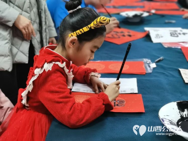 书墨飘香共迎新春----亲子快乐联盟太原站儿童友好迎新纳福系列活动在杏花岭区山河村圆满落幕 - 第3张