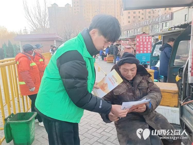 文水县爱心帮扶志愿者协会的志愿者们继续向老人们介绍阿尔茨海默症的症状危害志愿者与老人们积极互动 - 第5张 - 山西公益人 文水县爱心帮扶志愿者协会的志愿者们继续向老人们介绍阿尔茨海默症的症状危害志愿者与老人们积极互动 - 第5张