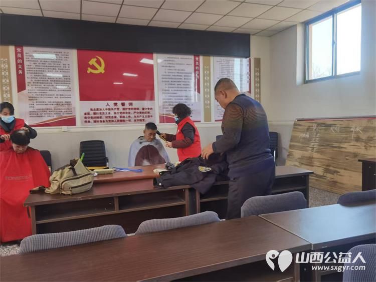 介休市敬老协会敬老爱老助老行动2025年1月18日走进绵山镇常乐村为村里60岁以上所有老人爱心理发 - 第9张 - 山西公益人 介休市敬老协会敬老爱老助老行动2025年1月18日走进绵山镇常乐村为村里60岁以上所有老人爱心理发 - 第9张